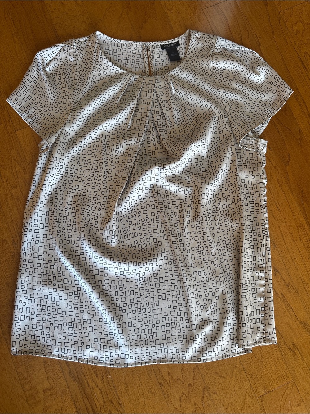Ann Taylor Cream and Black Geometric Print Short-Sleeve Blouse